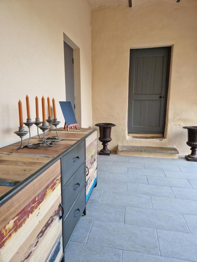 La Maison De Livia, Gite, Chambres Et Table D'Hotes Sauzet (Gard) Екстериор снимка